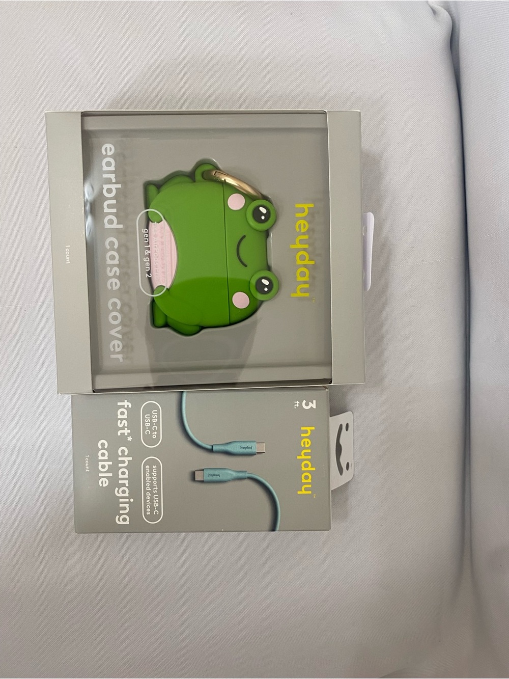 iPhone earbud case cover, Cute Green Frog + 3ft C-C charge cable.